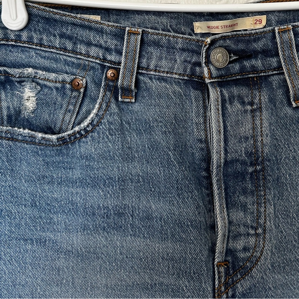 Levi’s Wedgie Straight jeans
